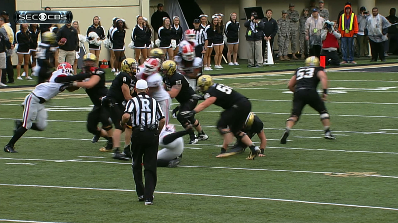 Illustration for article titled This Is The Worst Targeting Call Of The College Football Season